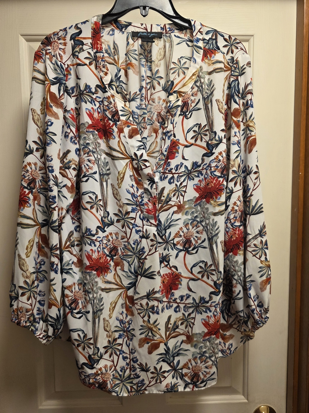 Faith & Zoe Floral V-Neck Blouse Size 1x